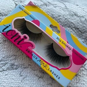 Ioni Lashes